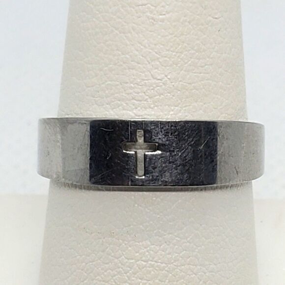 Spikes Stainless Steel Silver Colored Cross Ring 9 - Picture 1 of 6
